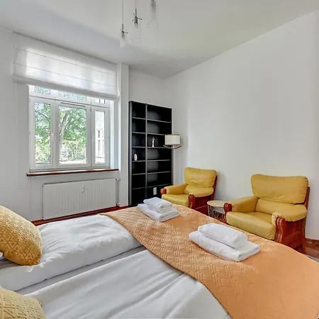 Comfort Dabrowskiego Апартаменти *