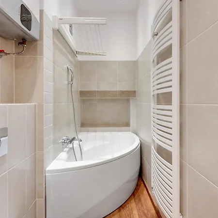 Comfort Dabrowskiego Апартаменти